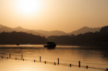 杭州旅游攻略：西子湖畔，精致美食与富有文化的城市